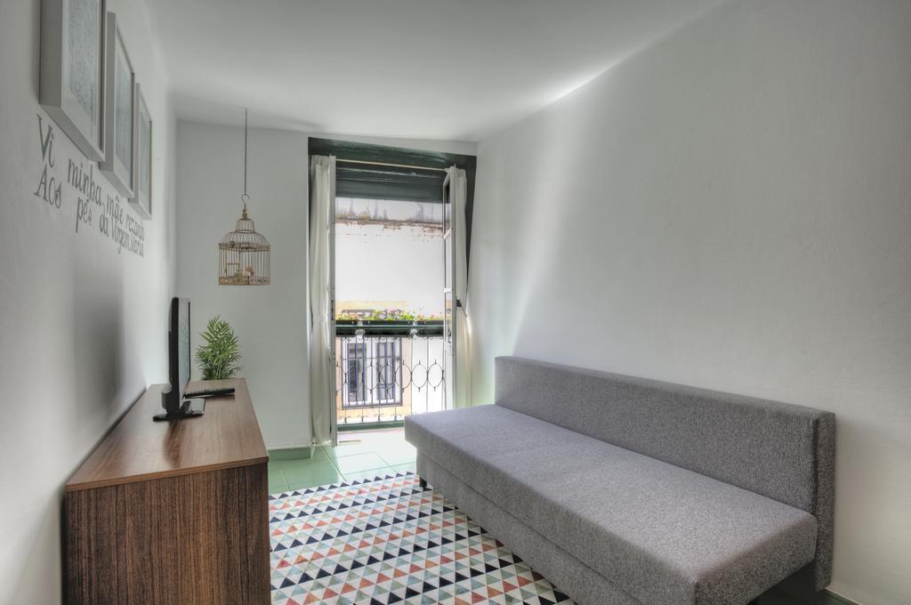 Stay Local In Alfama! Alice Central Home, Near River リスボン エクステリア 写真