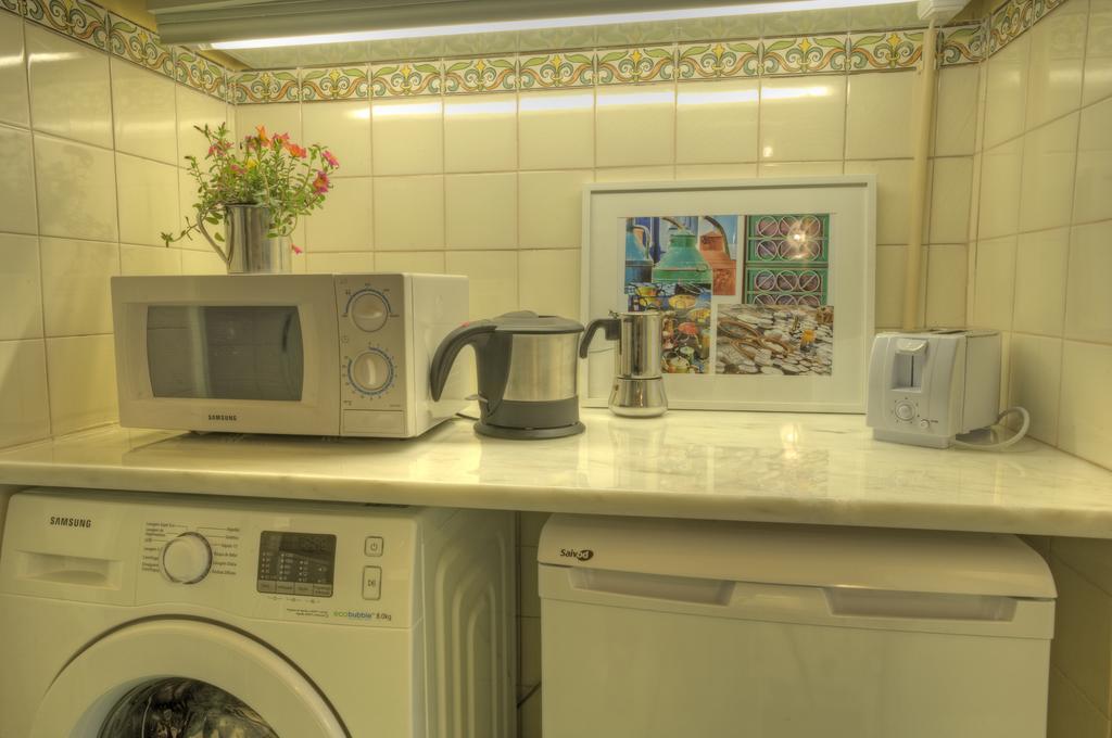 Stay Local In Alfama! Alice Central Home, Near River リスボン エクステリア 写真