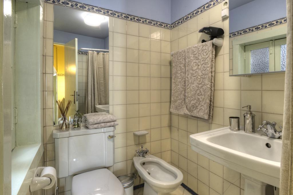 Stay Local In Alfama! Alice Central Home, Near River リスボン エクステリア 写真