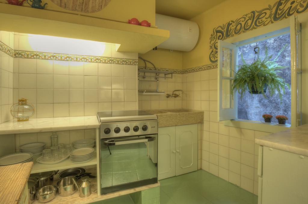 Stay Local In Alfama! Alice Central Home, Near River リスボン エクステリア 写真