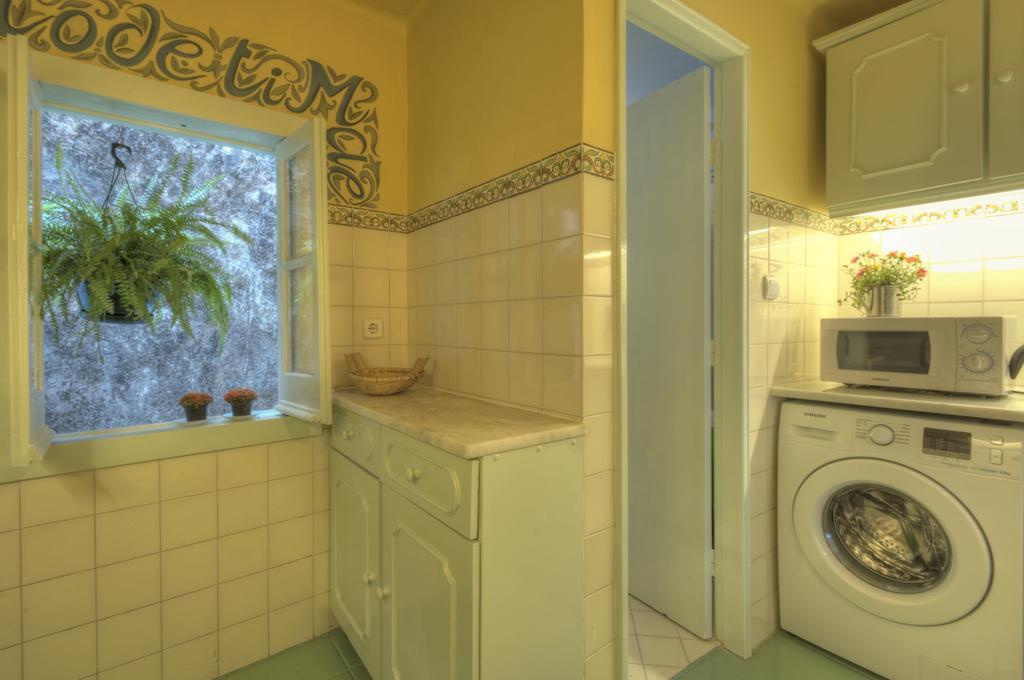 Stay Local In Alfama! Alice Central Home, Near River リスボン エクステリア 写真