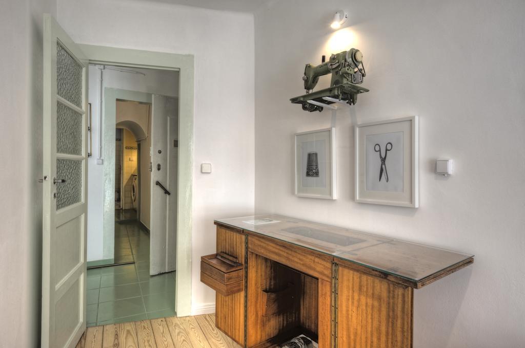 Stay Local In Alfama! Alice Central Home, Near River リスボン エクステリア 写真