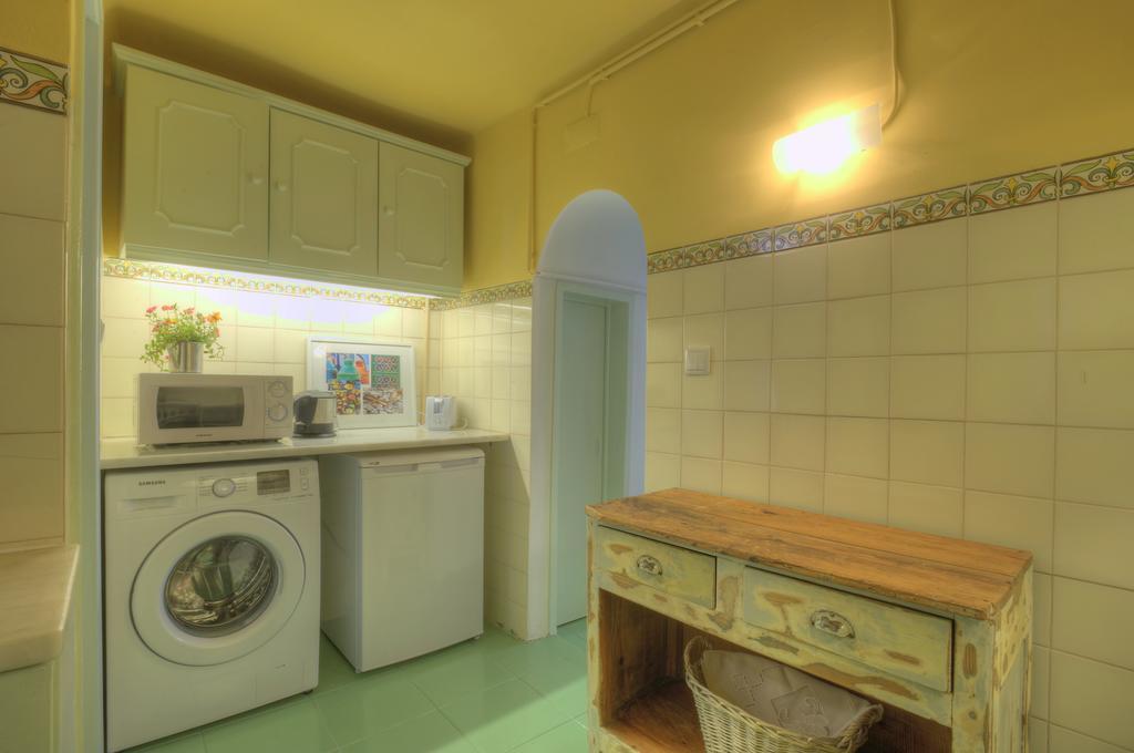 Stay Local In Alfama! Alice Central Home, Near River リスボン エクステリア 写真
